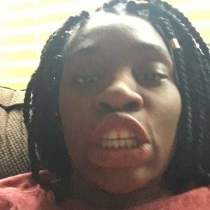 Meet your Posher, Parisha